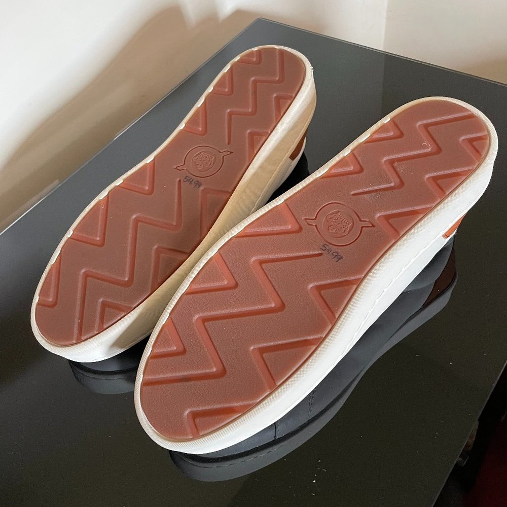 Born 11M cream/white